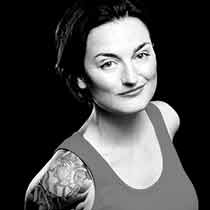 INTERVIEW WITH COMEDIAN ZOE LYONS